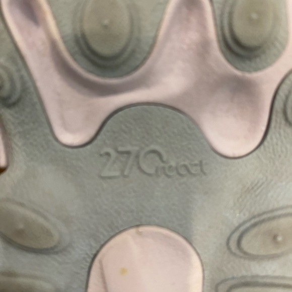 White and mixed colors, 270 nike react shoes 3.5 size ￼good condition - Picture 3 of 8